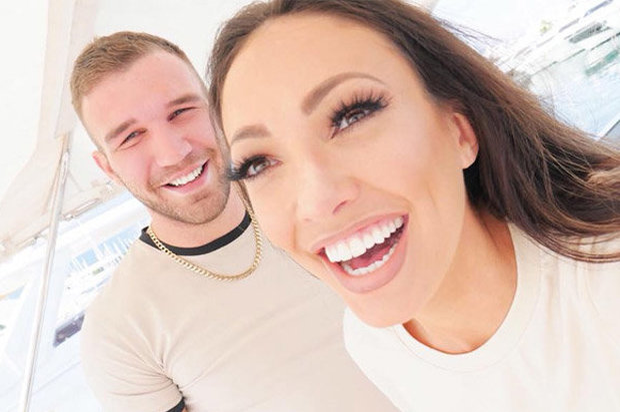 Iubitul unei ispite de la “Insula Iubirii”, Aaron Armstrong, găsit fără suflare în casă. Tragedia vine la nicio lună de când Sophie Gradon a murit subit