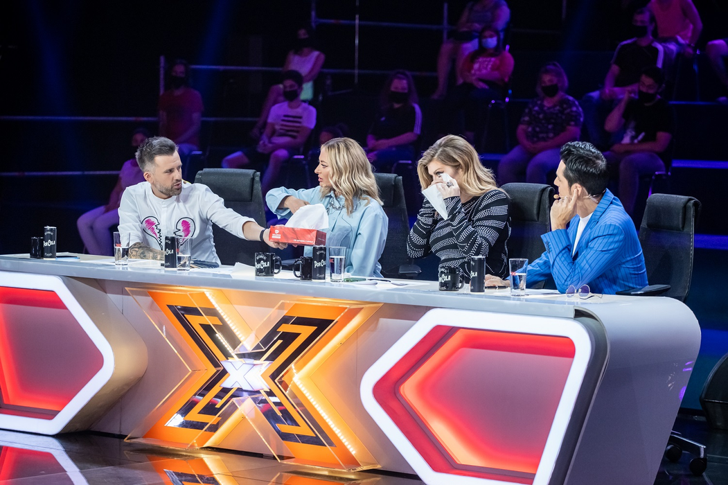Cine este Jeni Ion, concurenta de la X Factor care a emoţionat-o profund pe Loredana Groza. Motivul teribil pentru care a rămas fără auz