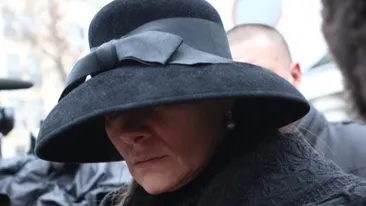 Pozele care i-au frant inima lui Adrian Iovan: Romanita, sarut fierbinte cu un jurnalist, in luna a opta de sarcina!