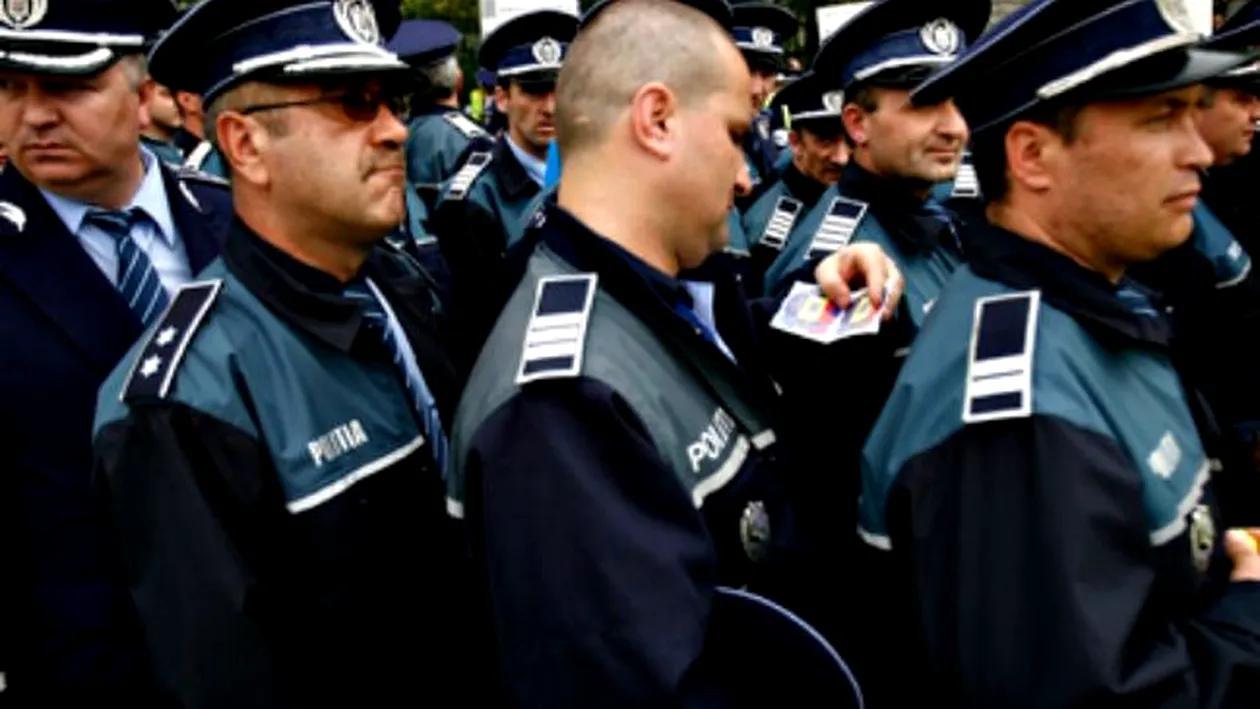 Peste 50 de polițiști din Suceava au picat examenul psihologic. Culmea, candidații s-au plâns că subiectele au fost prea grele