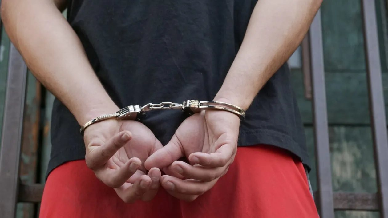 Americani arestați în Hawaii pentru furt de identitate. Au trăit 35 de ani cu acte false