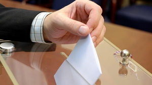 ALEGERI 2014: Tentativa de frauda la vot! Presedintele si vicepresedintele unei sectii de votare, ridicati de procurori!