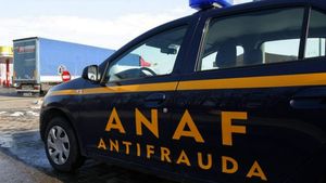 Profesorii, vizați de ANAF. Ce riscă cei care fac meditații fără să ofere bon fiscal
