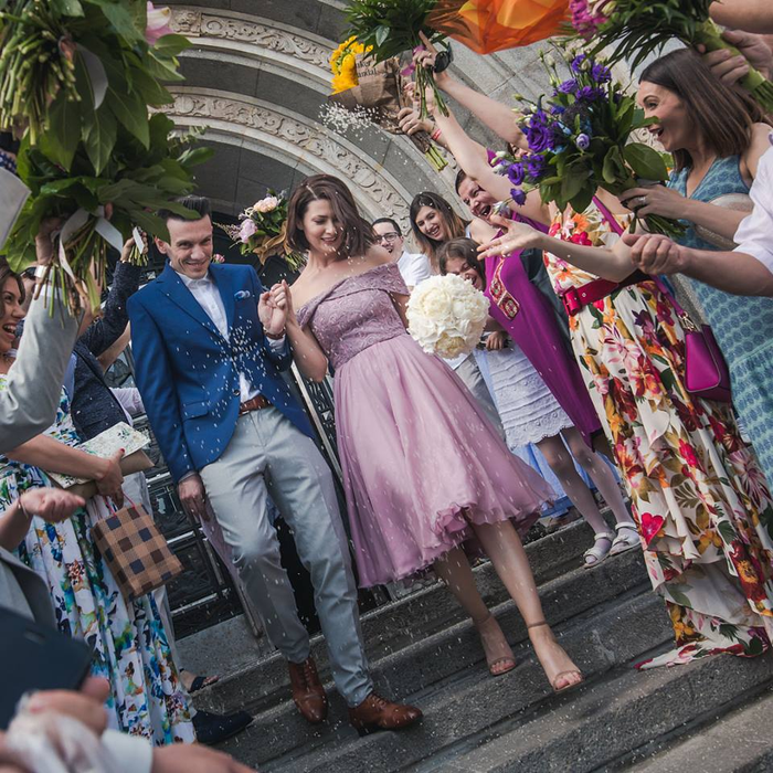 Mihaela Călin și Daniel Sava s-au căsătorit religios astăzi! Mireasa a îmbrăcat o rochie superbă, iar nașa Andreea Berecleanu nu s-a lăsat mai prejos