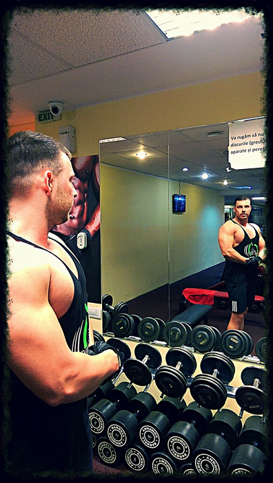 El este Mihai, fratele lui Andrei Versace/ Sursa foto: Facebook