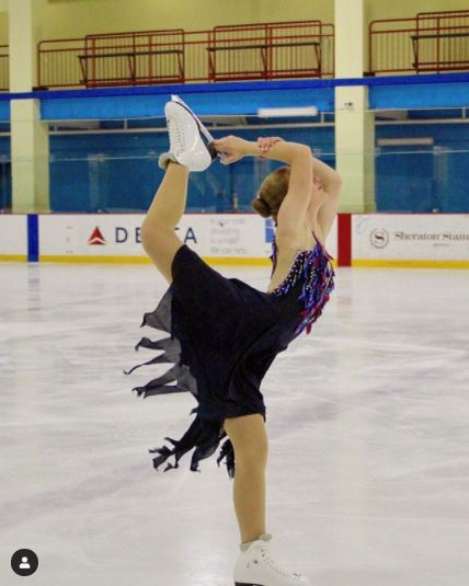 O patinatoare din SUA, uimită de detaliul surprins într-o fotografie din vacanță: “Am realizat asta când am ajuns acasă” | VIDEO