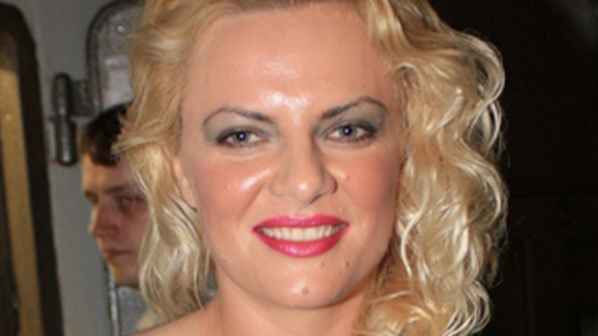 VIDEO Marilyn Monroe de Romania: "Sunt o femeie universala si nu e usor, trebuie sa stii limba engleza"