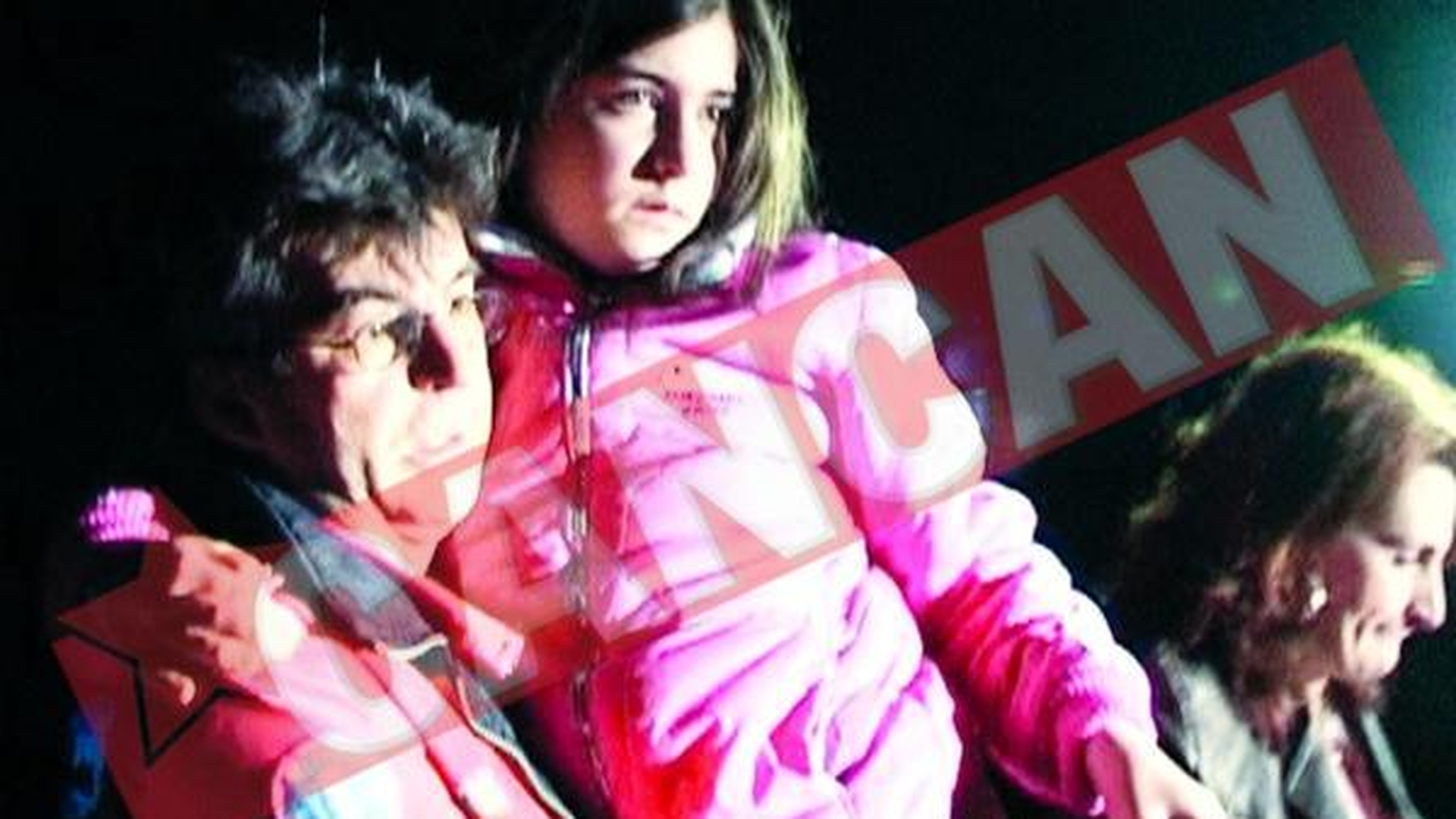 A scapat nevatamata dupa ce a trecut trenul peste ea