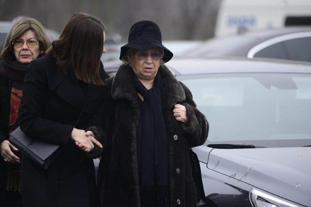 Imaginile durerii! Mama Cristinei Țopescu a avut nevoie de ajutorul Andreei Berecleanu pentru a intra în crematoriu