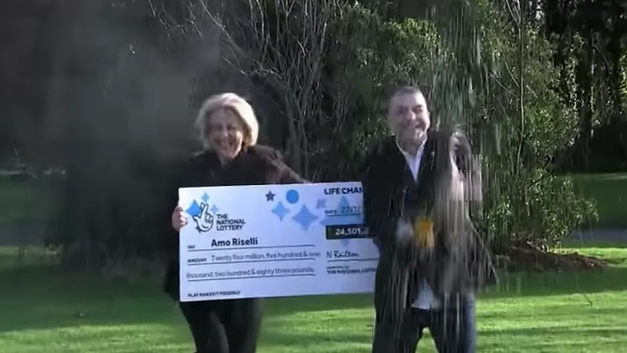 S-au îmbogăţit de Revelion! Un taximetrist, tatăl a cinci fete, a câştigat 24 de milioane de lire la LOTO