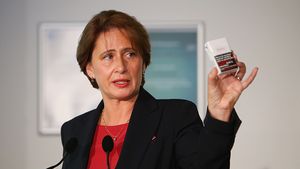 Inteligentă, bogată, puternică...are misiunea de a influenţa guverne! EA luptă pentru miliardele companiilor de ţigări