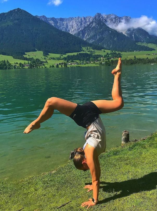 A vrut să îşi facă un selfie, dar a sfârşit tragic. Gimnasta Natalia Stichova a murit/ sursă foto: Instagram