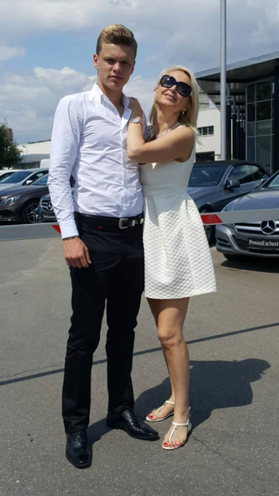 Paula Perlea e mândră de Robert, fiul fotbalist la Steaua