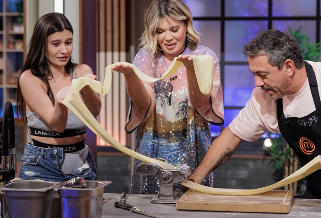 Erika Isac a fost invitată în platoul MasterChef de la Pro TV/ sursă foto: captură video