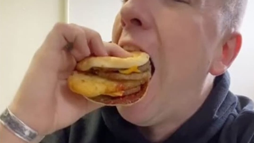 Un bărbat a făcut anunțul care i-a pus pe jar pe internauți! Există sau nu un meniu secret la McDonald's