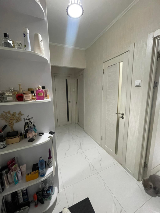 Cum arată apartamentul Iulianei Beregoi din Orhei pe care părinții ei l-au scos la vânzare. Are 2 camere și 55 de metri pătrați