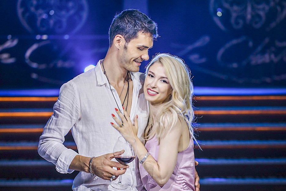 Andreea Bălan se mărită. Vezi cum arată invitația și află cine sunt nașii