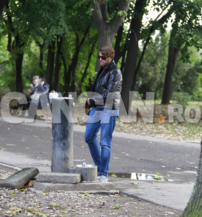 L-am pozat în parc! Gestul lui CĂTĂLIN BOTEZATU care a atras atenţia trecătorilor