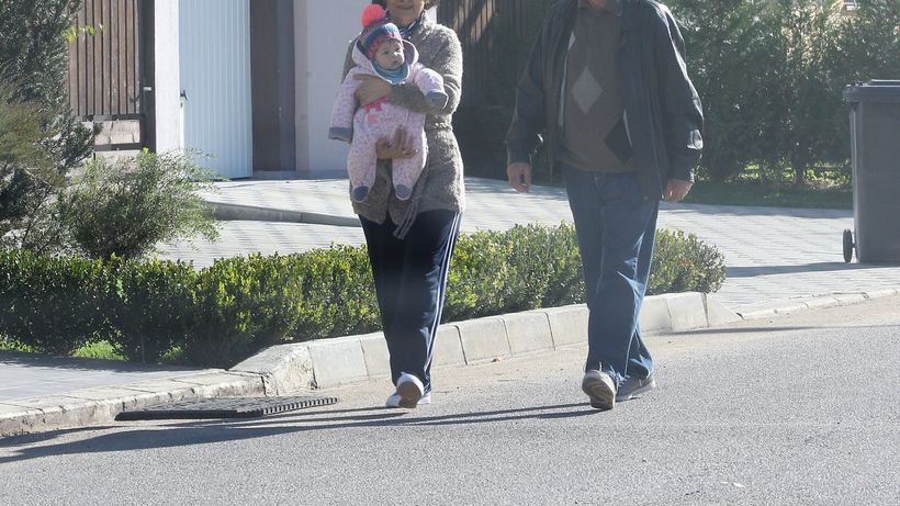 Vedeta TV i-a chemat de urgenţă de la Iaşi… Super-imagini cu părinţii Simonei Gherghe & nepoţica