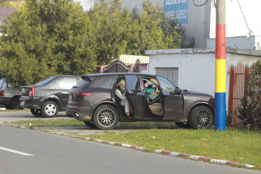 Brigitte și Florin Pastramă au mers la secția de Poliție din Voluntari