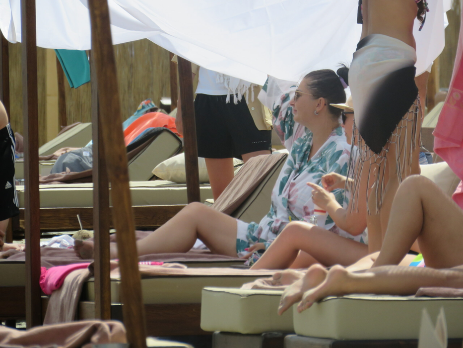 Gabriela Cristea, murdară pe picioare, la Mamaia. A fost "lovită", oare, de "noroc"?