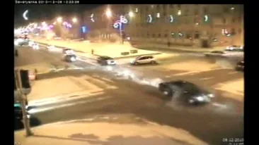 VIDEO Accident mortal in Rusia! Victimele nici nu au vazut ce i-a lovit!