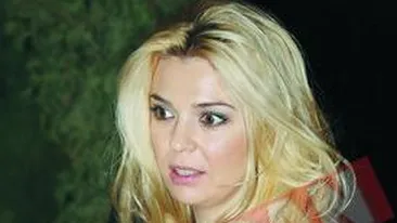 Mi-a spus ca a pus tiganii sa ma taie