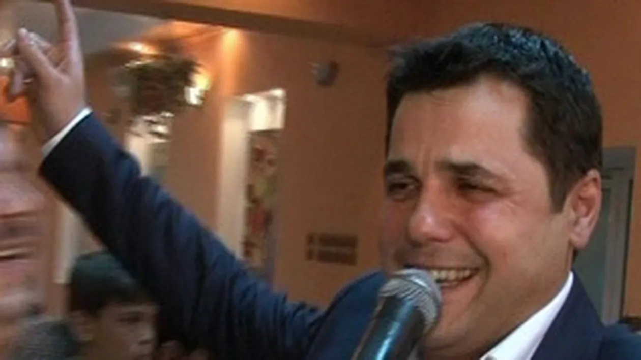 Cove fura painea lautarilor la nunta