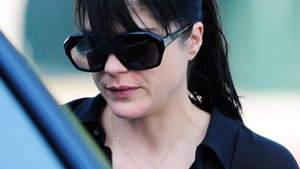 N-a mai trecut de mult pe la coafor si se vede!
