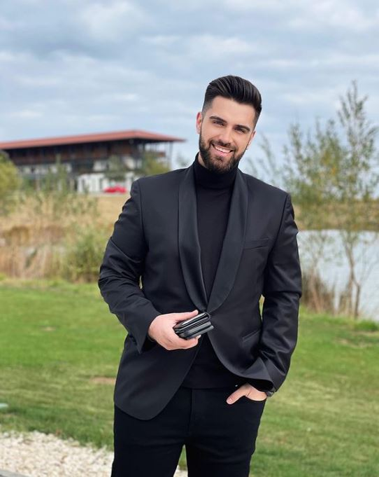 Alex Leonte şi Manuela Lupaşcu au dus relaţia la următorul nivel! Cei doi au plecat într-o escapadă romantică