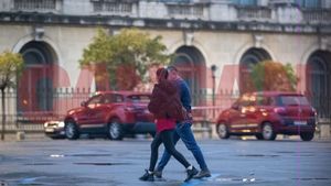 “Băieții sunt viața mea!” Laurențiu Reghecampf și Corina Caciuc, distracție pe cinste pe muzica lui Adrian Minune | FOTO + VIDEO