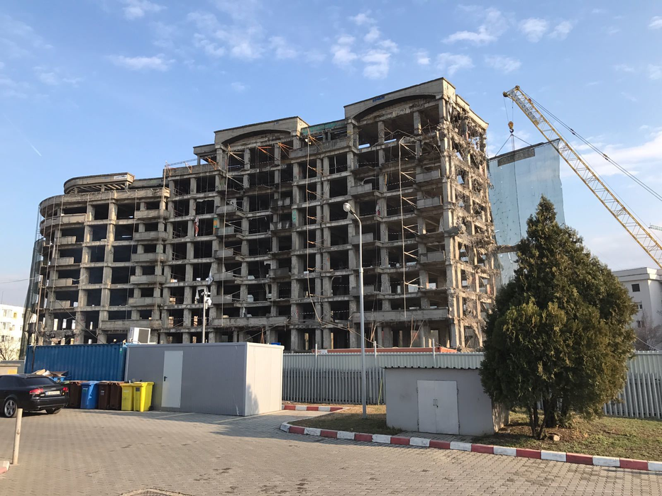 Construcţia a fost demolată în această după-amiază