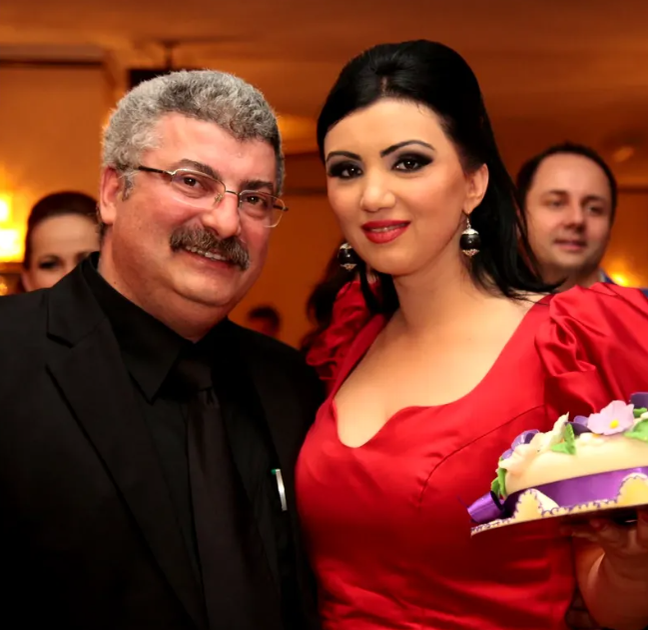 Adriana Bahmuțeanu, o nouă lovitură! Nu a fost lăsată să își vadă copiii nici în timpul programului de vizită. A chemat pe loc Poliția