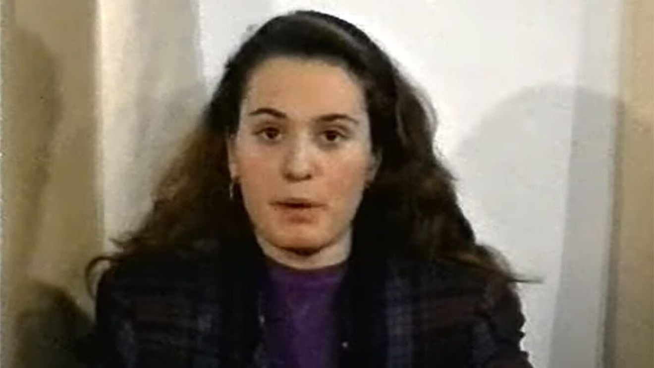 Imagini rarisime | Cum arăta Andreea Esca la 19 ani, pe data de 8 ianuarie 1992, când debuta la SOTI TV