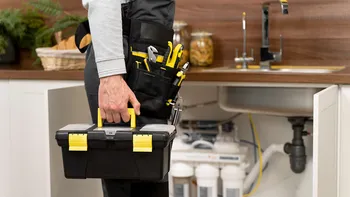 (P) Instalații sanitare și electrice: ce știe un specialist că tu nu știi