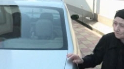 Femeia a RABUFNIT! Imbracata in negru, mama lui Becali, in lacrimi la biserica. Prima declaratie de cand milionarul a fost inchis!