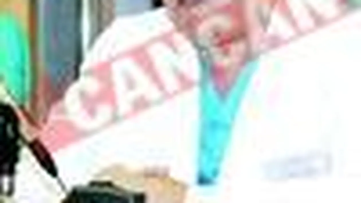 Basescu isi varsa nervii pe o minge antistres