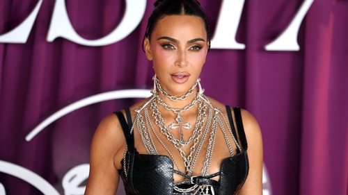 Câte bone are Kim Kardashian pentru creșterea celor 4 copii? Motivul pentru care le-a făcut un program special, prin rotație