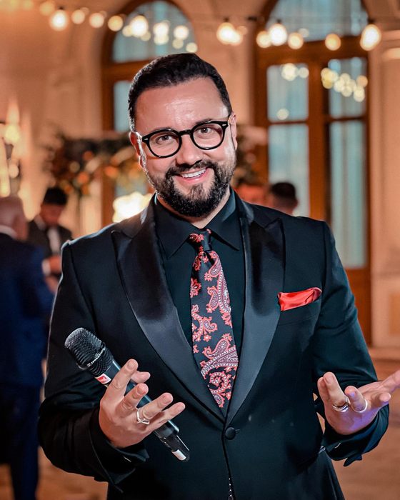 Cătălin Măruță: "Am ocupat cam fiecare poziție din trendingul Youtube-ului românesc și mă bucură foarte tare. Asta înseamnă că oamenii care ne urmăresc rezonează cu ceea ce facem la noi acolo și cred că asta contează!"