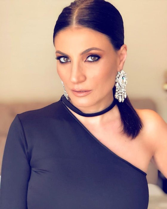 Ioana Ginghină se bucură de statutul de femeie liberă și are parte de nopți albe: ”După ce ai petrecut aseară…”