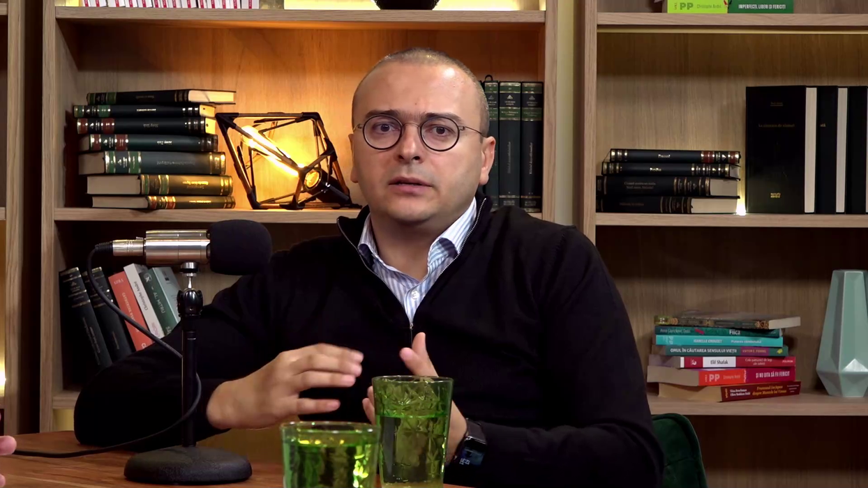 Podcastul poate fi urmărit integral pe canalul de YouTube ”ALTCEVA cu Adrian Artene” / (Sursa: Captură video)