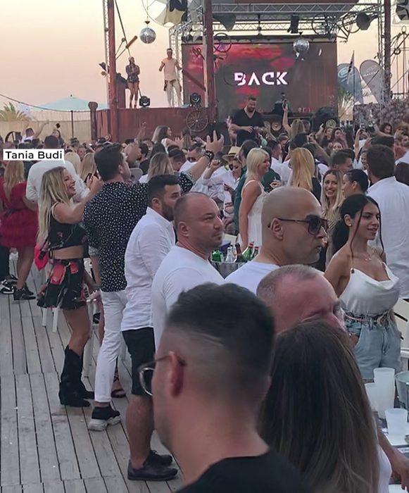 Tania Budi s-a distrat în Loft mai ceva ca în adolescență! A făcut show pe ringul de dans