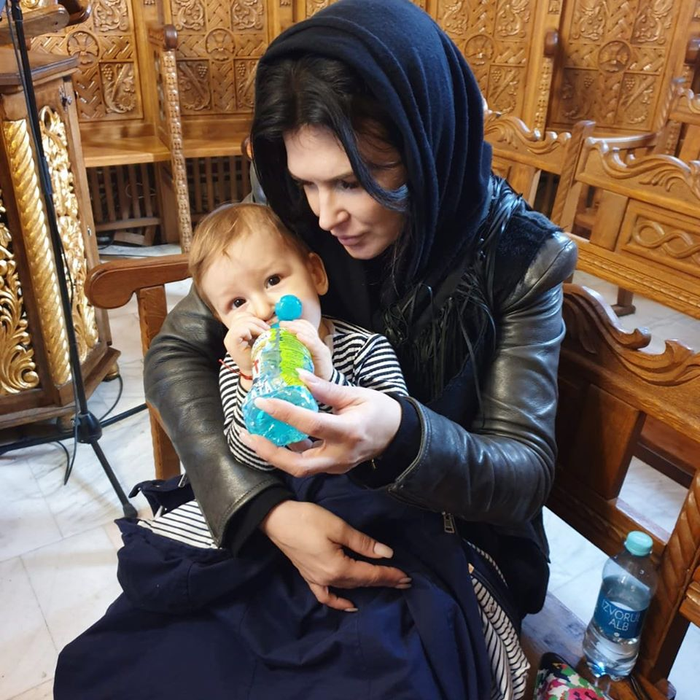 Monica Bîrlădeanu, poză emoționantă cu bebelușul în brațe! “E cel mai frumos sentiment din lume, să fii părinte”