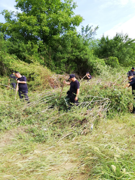 Drama continuă în familia din Prahova care a pierdut 4 copii. Micuțul Iacov este căutat de 400 de pompieri