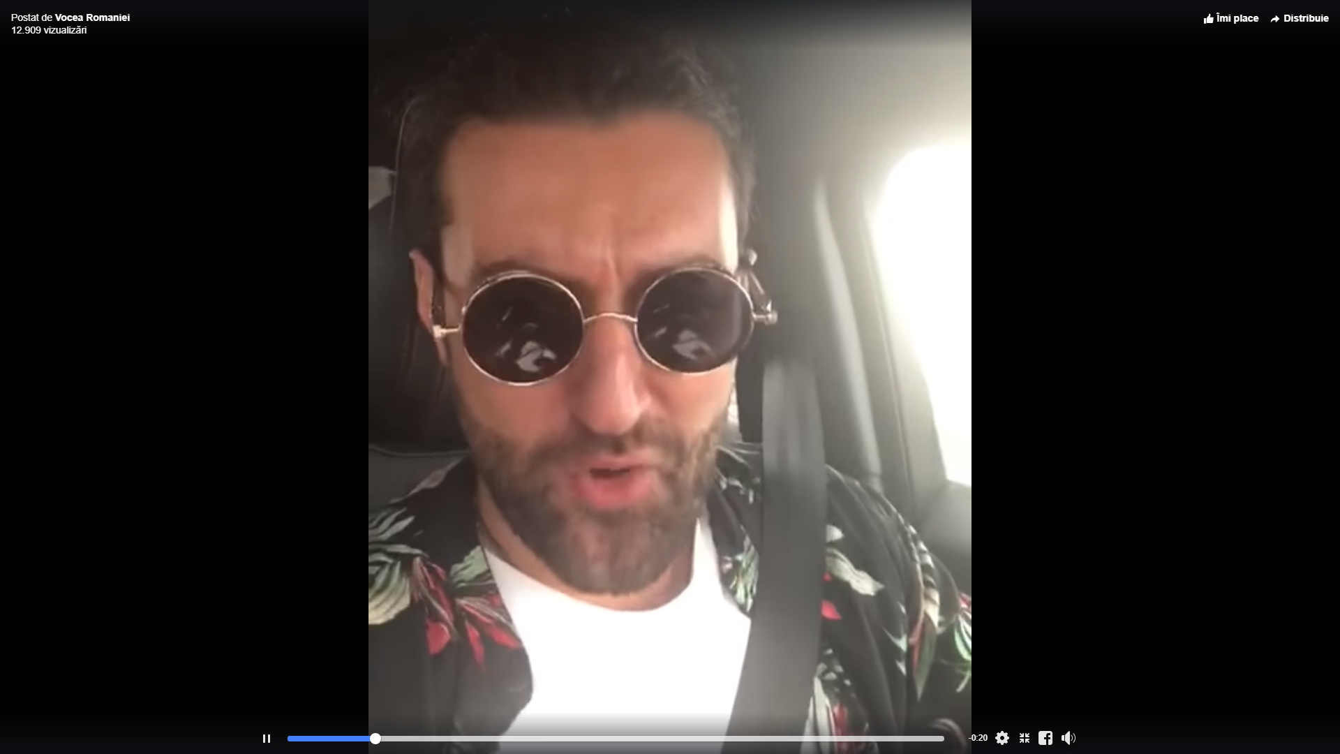 LIVE PE FACEBOOK! Smiley s-a filmat la volan în timp ce invita fanii să urmărească Vocea României!