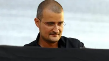 Liderul formaţiei Şuie Paparude, Mihai Câmpineanu, a ieşit din comă şi este conştient! Ce spun medicii despre starea artistului