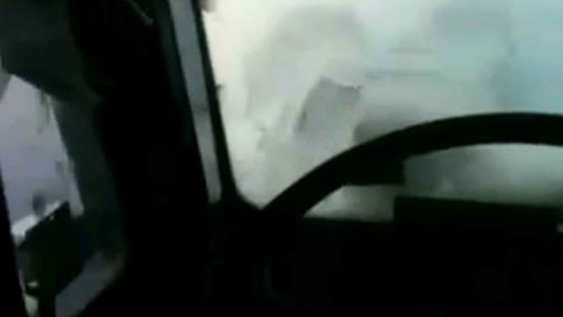 VIDEO Te sperie traficul iarna? Uite cum au inghetat sute de masini pe autostrada in Rusia