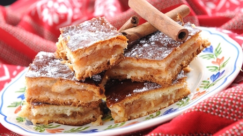 Plăcintă de mere cu scorțișoară. Este extrem de delicioasă dacă o faci cu mere românești