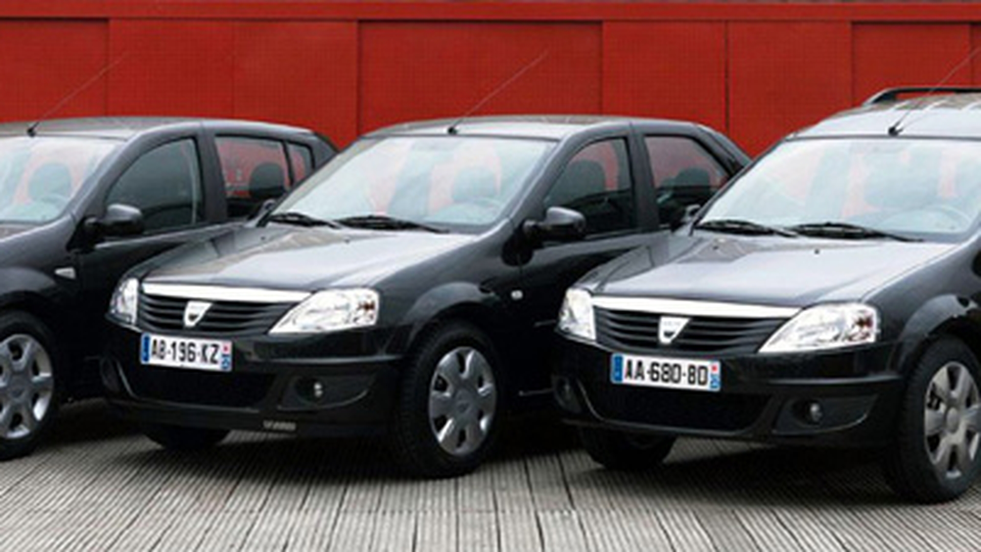 Dacia a lansat seria limitata Black Line pentru Logan, Sandero si MCV!