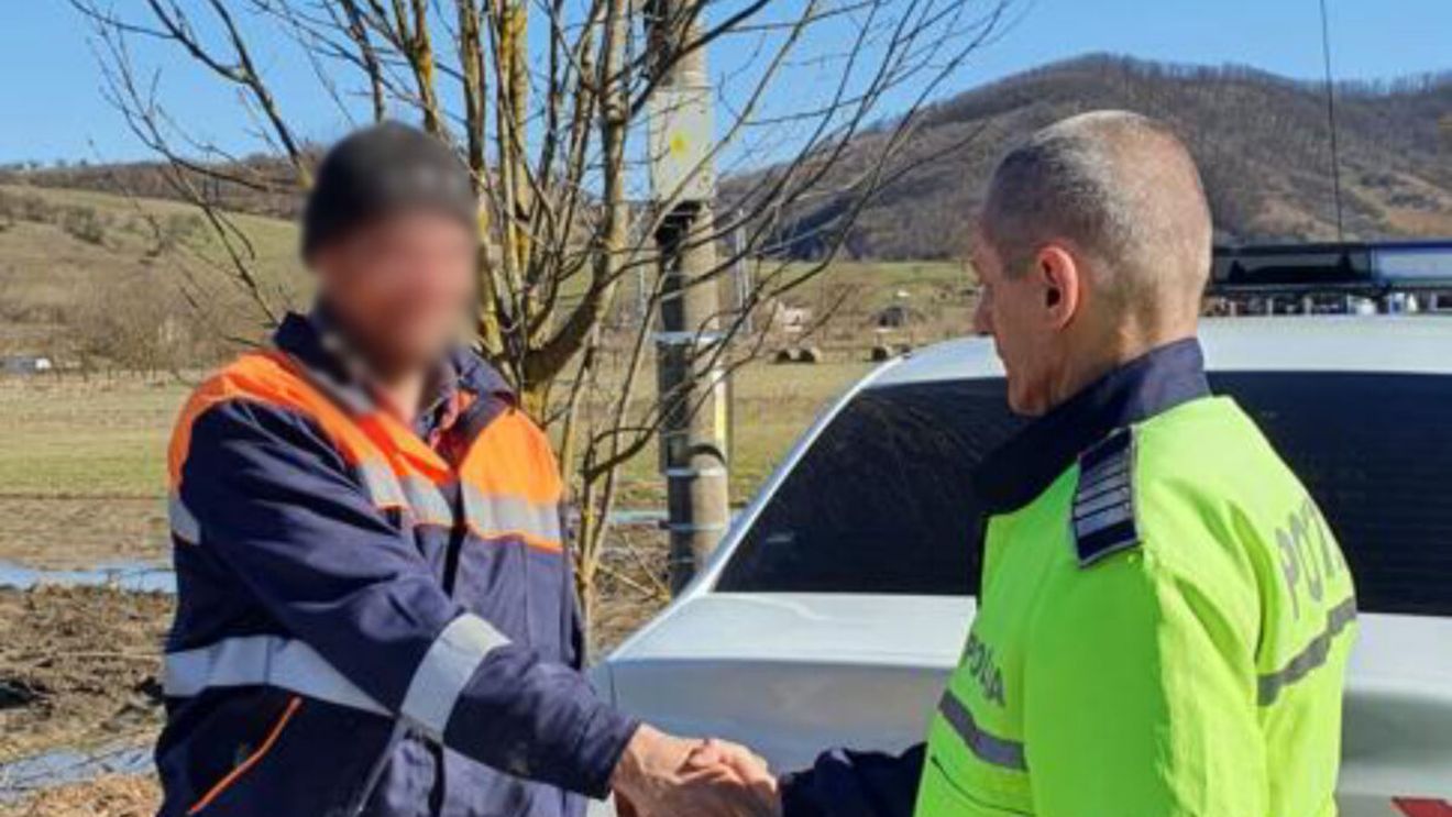 N-o să-ți vină să crezi! Ce a găsit un angajat de la salubritate din Bistrița-Năsăud într-o sacoșă aruncată, în prima lui zi de muncă